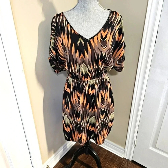 Soprano Dress Open Shoulders Geometric print  Boho Size M - Picture 1 of 6